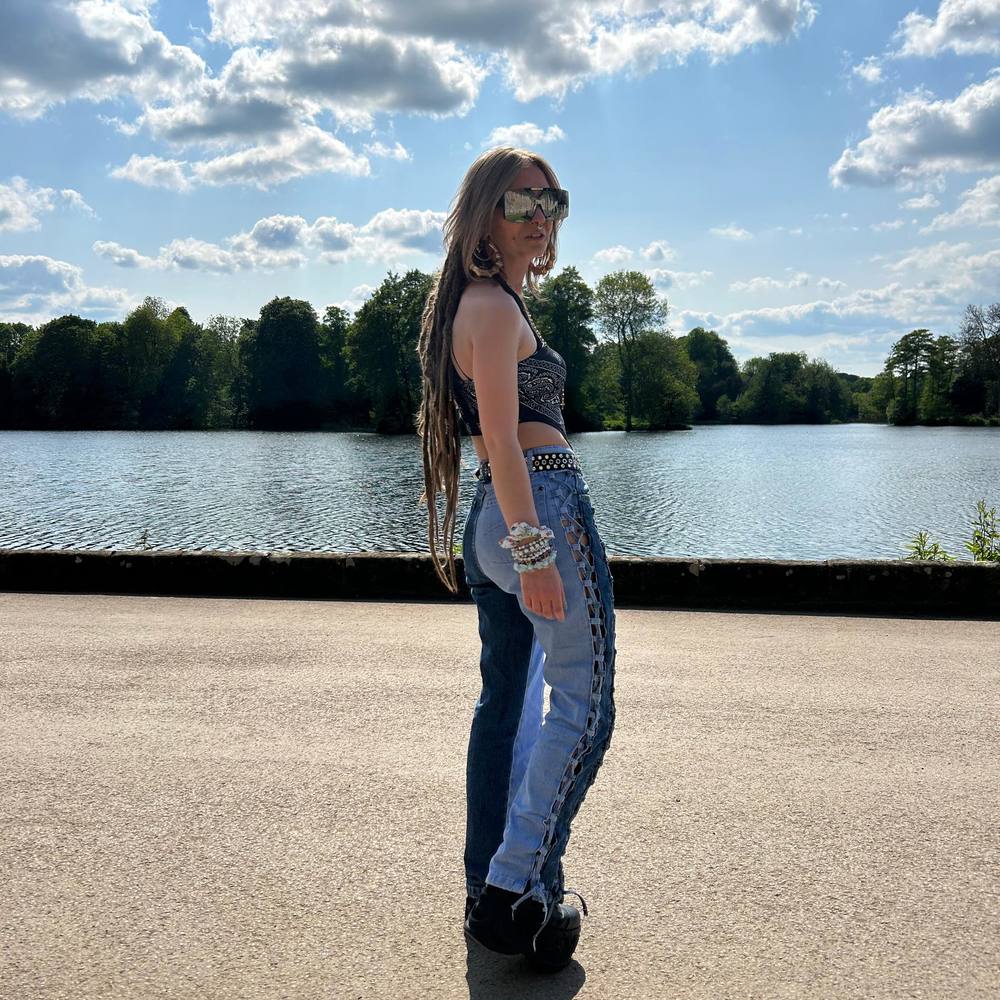 Meet your Posher, Anya
